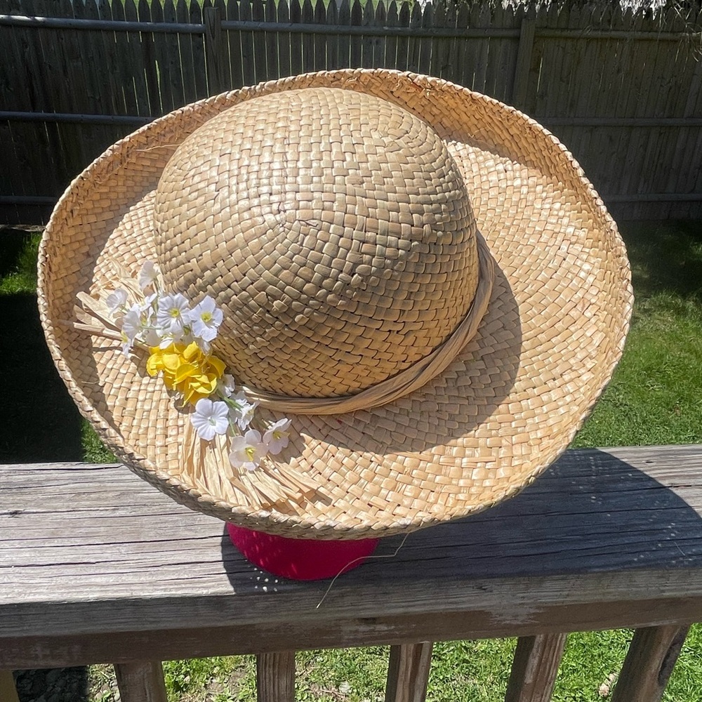 Vintage Kentucky Derby Straw Floral Hat White and Yellow - Picture 3 of 6